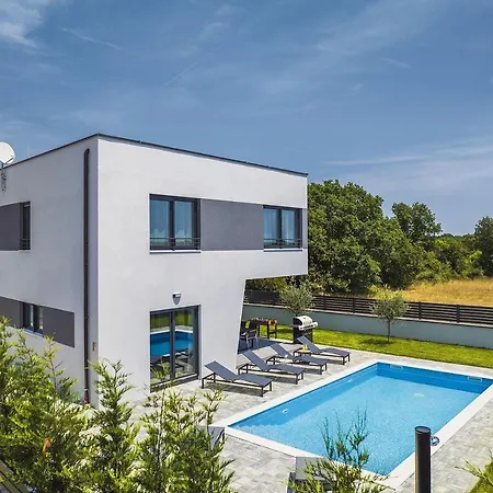 Luxusvilla Mit Beheiztem Pool, Tischtennis, Tischfussball, Wlan