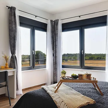 Holiday home Luxusvilla Mit Beheiztem Pool, Tischtennis, Tischfussball, Wlan